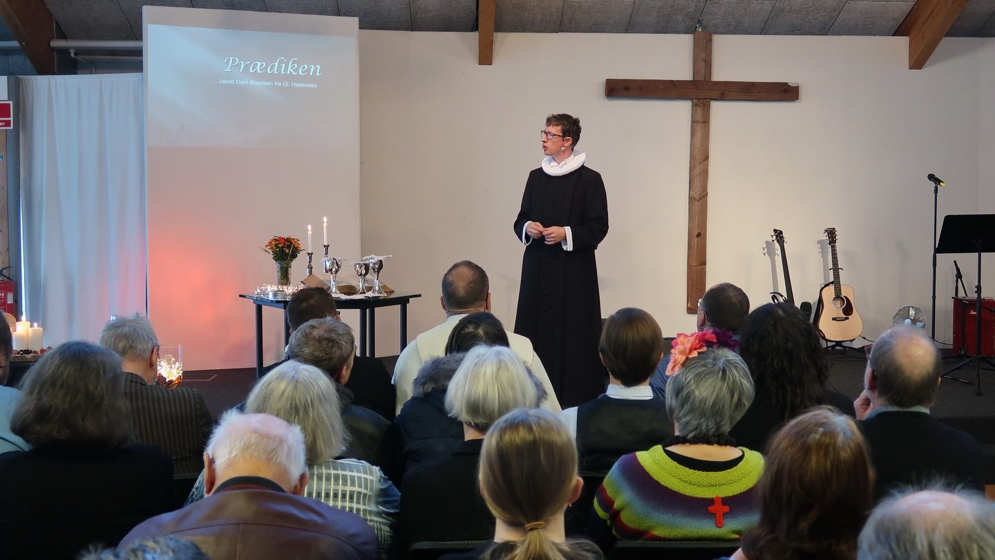 Jakob Damm Knudsen fra Gl. Haderslev Kirke holdt første del af prædiknen